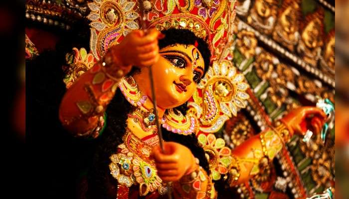 চাপের মুখে সিদ্ধান্ত বদল! উত্তরপ্রদেশে সর্বজনীন দুর্গাপুজো আয়োজনের অনুমতি দিল প্রশাসন