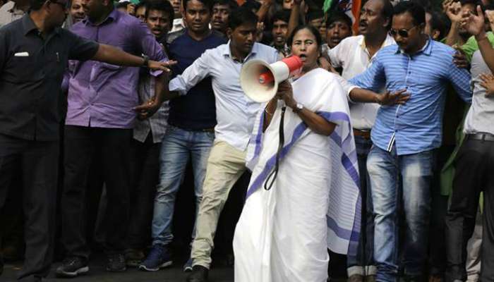 হাথরসের প্রতিবাদে শনিবার বিকেলে কলকাতায় হাঁটবেন মমতা  