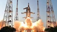আাগামীকাল 'বড় মিশন', মন্দিরে পুজো দিতে গেলেন ইসরোর বিজ্ঞানীরা 