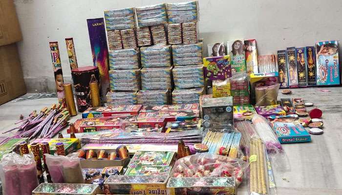 'সুপ্রিম' নির্দেশের পরেও বেপরোয়া, সল্টলেক-নিউটাউনে আতসবাজিসহ গ্রেফতার ৩