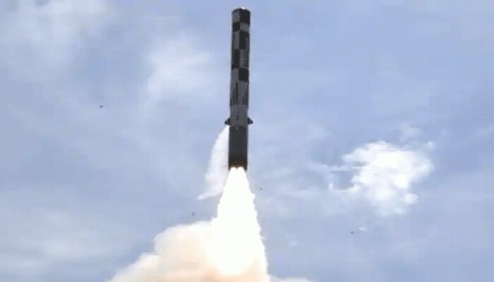 এমাসেই একাধিক সুপারসনিক BrahMos ক্ষেপণাস্ত্রের পরীক্ষা করতে চলেছে তিন বাহিনী 