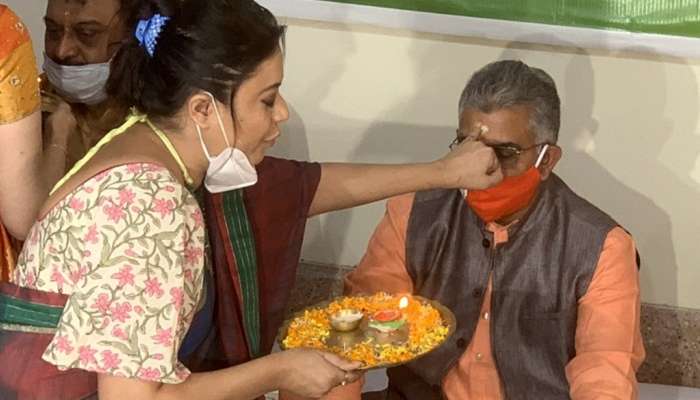  ভাইফোঁটায় বাংলার বোনেদের সুরক্ষাদানের অঙ্গীকার দাদা দিলীপের 