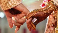 সম্পত্তি নিয়ে ভাই-ভাই ঝামেলা! ভাইপোর বিয়েতে নকল কার্ড বিলিয়ে বদলা নিল কাকা 