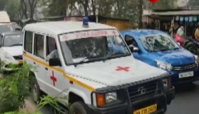 Left workers protests on road, Ambulance waits for 1 hour, No cooperation solicited as per the allegations