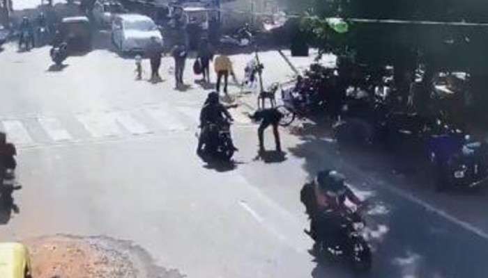 জঙ্গলরাজ! দিনের আলোয় ব্যস্ত রাস্তায় দাঁড়িয়ে থাকা Promoter-এর বুকে গুলি দুষ্কৃতিদের