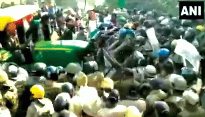 Farmers Protest: ব্যারিকেড ভেঙে পুলিসকে তাড়া করল কৃষকদের Tractor, পঞ্জাবে ঘেরাও BJP নেতারা