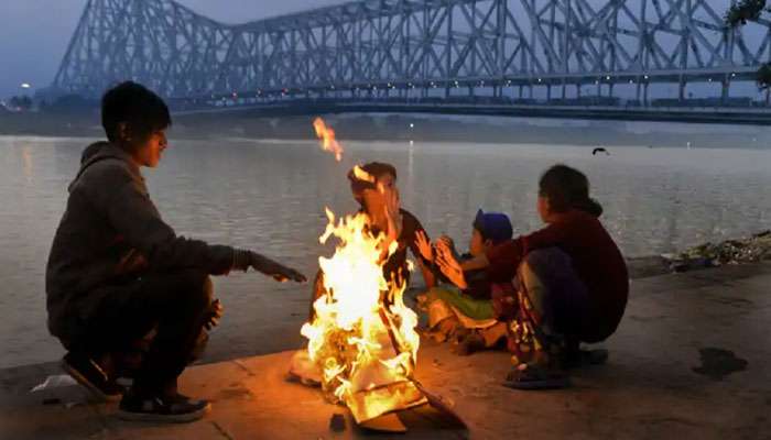 কনকনে ঠান্ডায় বর্ষবরণ, রাজ্যে আরও ২ ডিগ্রি কমতে পারে তাপমাত্রার পারদ