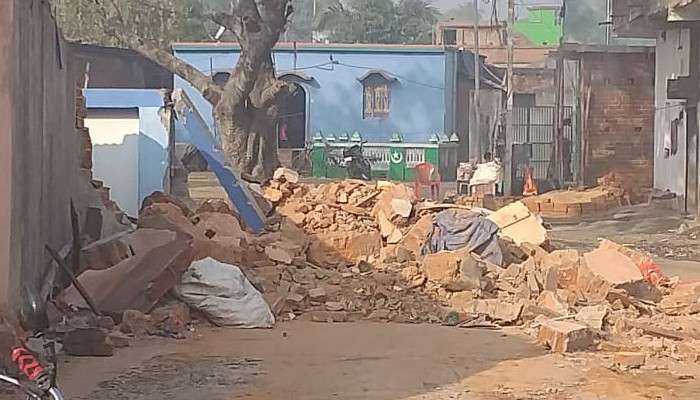 TMC-র বিরুদ্ধে BJP-র পার্টি অফিস ভাঙচুরের অভিযোগ, উত্তেজনা ছড়াল বারাবনিতে
