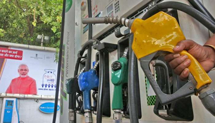 সর্বকালের সব রেকর্ড ভাঙল Petrol-এর দাম, দিল্লিতে মধ্যবিত্তের মাথায় হাত