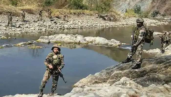 LAC পেরিয়ে ফের ভারতীয় ভূখণ্ডে চিনা সেনা, আটক করল ভারতীয় জওয়ানরা 