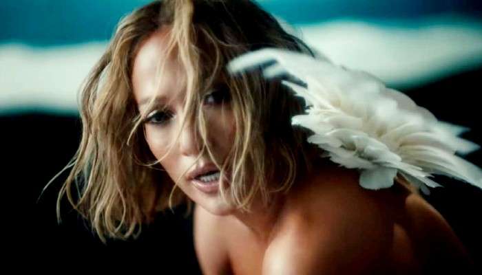 &#039;In The Morning&#039;-এ নগ্ন Jennifer Lopez, শরীরী জাদুতে বুঁদ নেটদুনিয়া