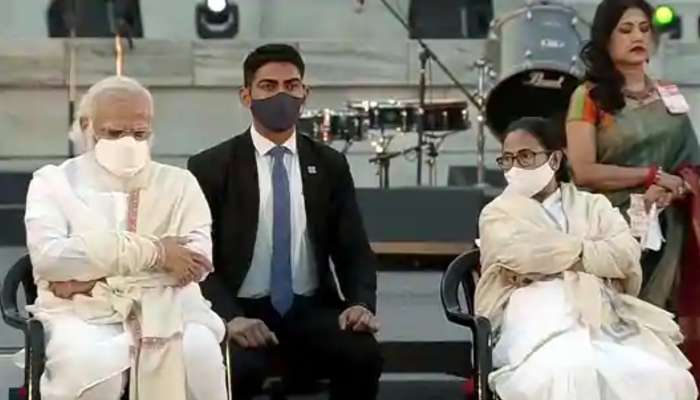 CM Mamata-কে পাশে বসিয়ে BJP-র ভোট-স্লোগান 'সোনার বাংলা' শোনালেন PM Modi