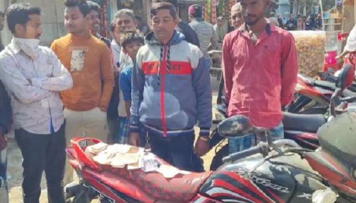 'জ্যাকেটের পকেটে ১০০০০ টাকা ঢুকিয়ে দেয়,' দাবি আব্বাসের অনুগামীর