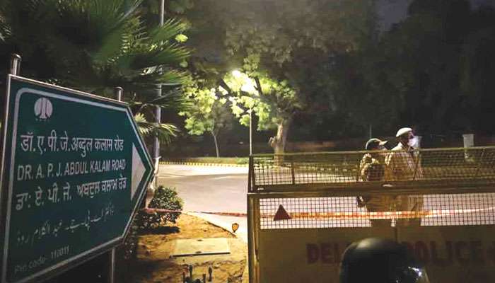Delhi Blast: বিস্ফোরণের পরই ঘটনাস্থলে দেখা মিলল সন্দেহভাজন ২ জনের, ধরা পড়ল CCTV ফুটেজে