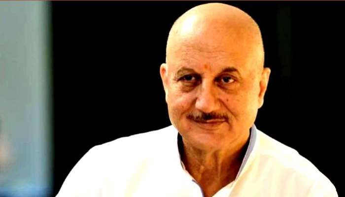 ইংরেজি না জানলে লজ্জার কিছু নেই, আমিই হিন্দি মিডিয়ামে পড়েছি: Anupam 