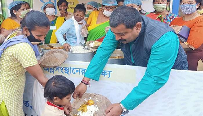 &#039;মা&#039;-র হেঁশেলে ১৩ টাকায় তৈরি খাবারই মিলবে ৫ টাকায়! বাজেট মেনুতে কী কী থাকছে?