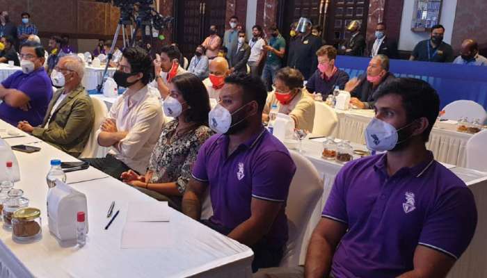 IPL Auction: কেকেআরের নিলাম টেবিলে আরিয়ান-জাহ্নবী, টাইটেল স্পনসর হিসেবে ফিরছে ভিভো