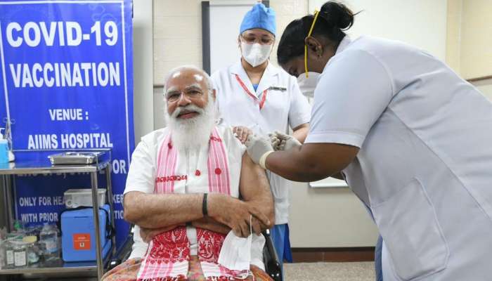 Covid vaccine নিলেন Narendra Modi, নিজেই পোস্ট করলেন সেই মুহূর্তের ছবি
