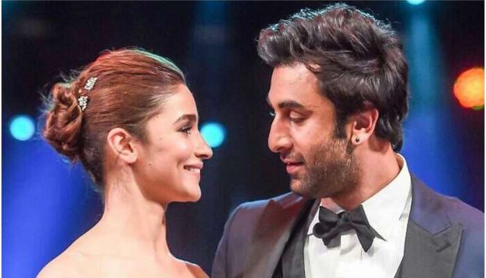 Ranbir-কে চোখে হারাচ্ছেন, Alia কী করলেন দেখুন 