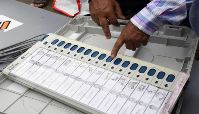 Bengal Election 2021 সকাল থেকেই জেলাজুড়ে ১৫০ EVM মেশিন খারাপ, নন্দীগ্রাম স্বাভাবিক