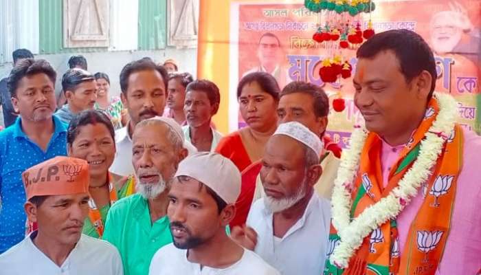 WB assembly election 2021: জলপাইগুড়িতে স্থানীয় মুসলিম সম্প্রদায়ের মানুষ যোগ দিলেন বিজেপি'তে