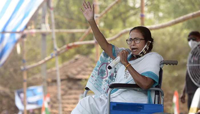 West Bengal Election 2021: কমিশনের নিষেধাজ্ঞার প্রতিবাদে কলকাতায় ধরনায় বসছেন Mamata