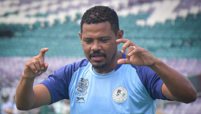 নববর্ষে নস্ট্যালজিক Jose Barreto! ধুতি-পাঞ্জাবি পরেই শুভেচ্ছা জানালেন ‘সবুজ তোতা’
