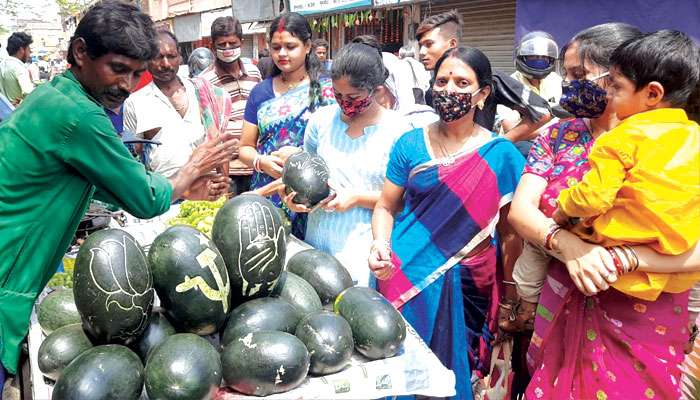 WB Assembly Election 2021: ছুরির মুন্সিয়ানা, ভোটের হাওয়া মেহের আলির তরমুজেও