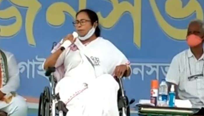 WB Assembly Election 2021: &#039;বড়মার হাতের চিঠি আমার কাছে আছে&#039;, গাইঘাটায় গিয়ে মতুয়া আবেগ ছোঁয়ার চেষ্টা Mamata-র