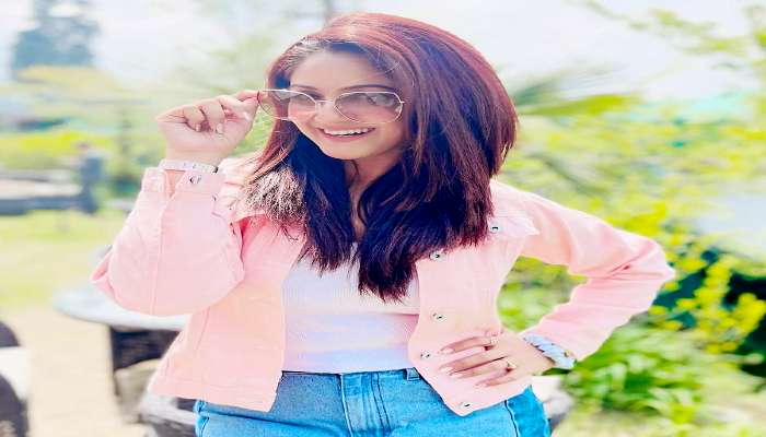 নাচতে নাচতে 'ছক্কা লগানে দে' কাকে বললেন 'খড়কুটো'-র গুনগুন? নাচতে নাচতে 'ছক্কা লগানে দে' কাকে বললেন 'খড়কুটো'-র গুনগুন?