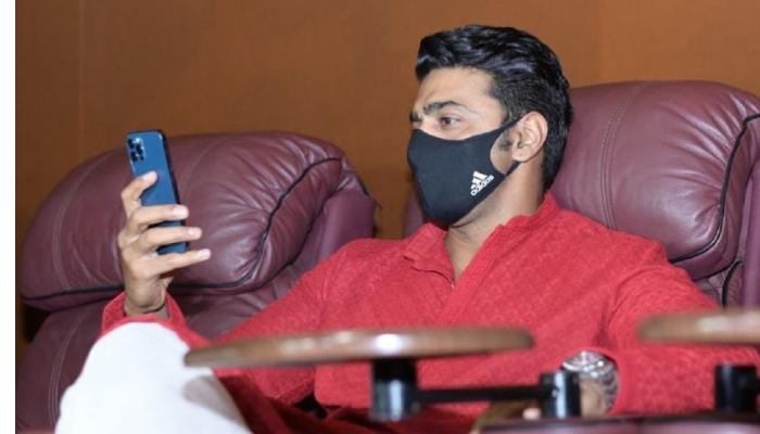  ‘বাংলা হারতে পারে না, ভোট দিয়ে আসুন’, আবেদন করলেন Dev
