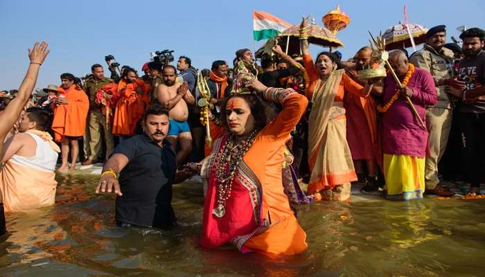 কুম্ভমেলা ফেরত ৬৭ বছরের বৃদ্ধা &#039;সুপার স্প্রেডার&#039;, তাঁর থেকে Corona আক্রান্ত ৩৩ জন