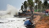 রাতারাতি আরও শক্তিশালী ঘূর্ণিঝড় 'তৌকতাই', উপকূলে হাই অ্যালার্ট জারি