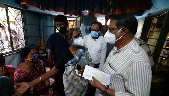 বার্নপুরে মৃত শ্রমিক পরিবারের পাশে রাজ্য সরকার, আর্থিক সাহায্য Moloy Ghatak-র 
