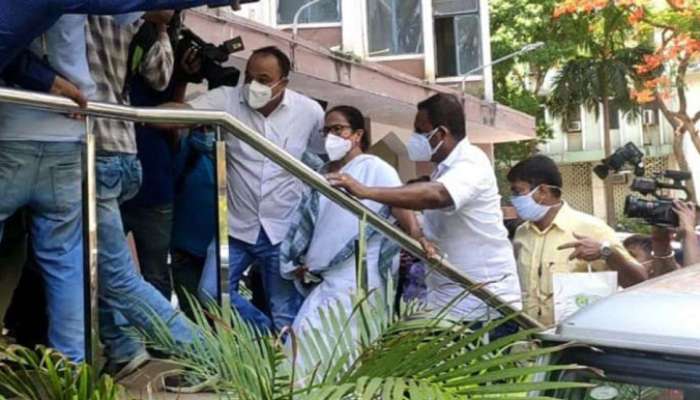 'নিজাম প্যালেসে মুখ্যমন্ত্রী হিসেবে যাননি', মমতার হলফনামা গ্রহণ করল না হাইকোর্ট  