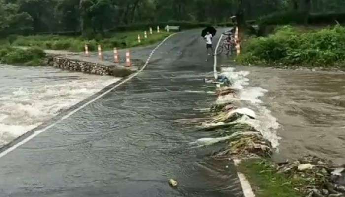 টানা বৃষ্টির জেরে ফুঁসছে মালবাজারের মূর্তি  নদী 