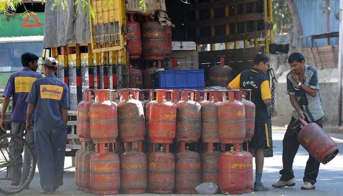 সুখবর! প্রত্যেক LPG সিলিন্ডারে ৩০০ টাকা পর্যন্ত সাশ্রয়, জানুন কীভাবে