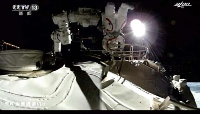 মহাকাশে চিনের নতুন space station, spacewalk-এ নামলেন দুই নভশ্চারী 