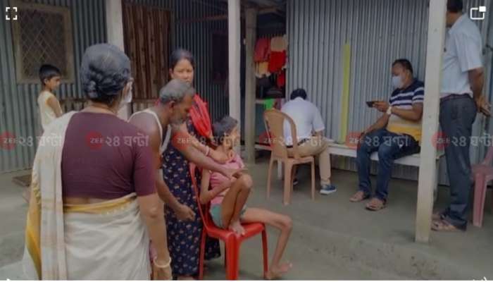 জি ২৪ ঘণ্টার খবরের জের, মাথাভাঙার কিশোরীর বাড়িতে প্রশাসনের প্রতিনিধিদল 