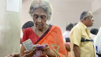 প্রবীণ নাগরিকদের দেখভালের জন্য ১০ হাজার টাকার উর্ধে সরকারি ভাতা! জানুন বিশদে