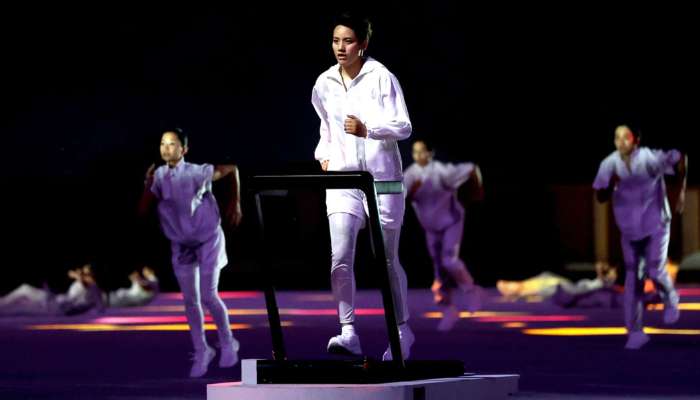 Tokyo Olympics 2020: উদ্বোধনী অনুষ্ঠানে ট্রেডমিলে দৌড়ে শিরোনামে আসা মহিলা কে?