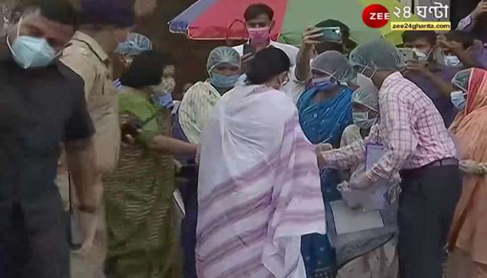 Mamata Banerjee at Ghatal: Mamata Banerjee at Ghatal handed over cheques to flood victims