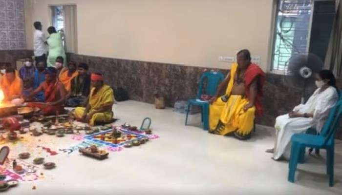 Video: মুখ্যমন্ত্রীর বাড়িতে পুজোপাঠ জগন্নাথ দ্বৈতাপতির