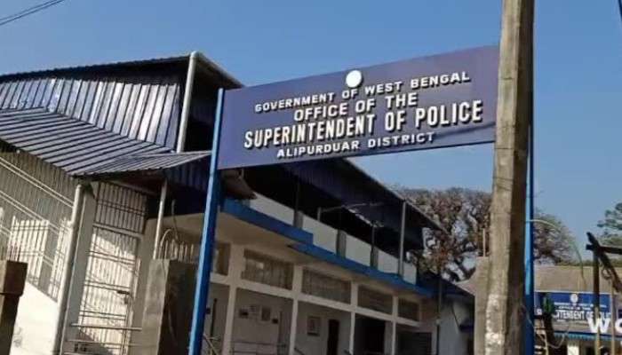 Alipurduar: পুলিস সুপারের দফতরেই মহিলা আধিকারিককে মাটিতে ফেলে 'মার'! গ্রেফতার ৩