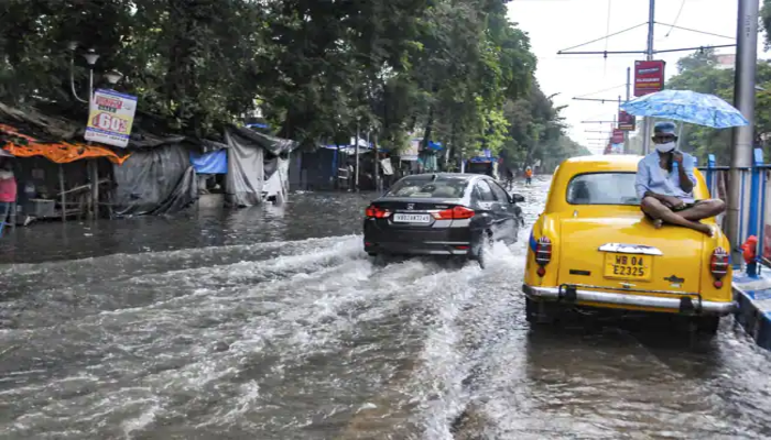 Weather Report: রাজ্যজুড়ে আজ বৃষ্টির পূর্বাভাস, কলকাতায় কিছুটা কমল তাপমাত্রা 