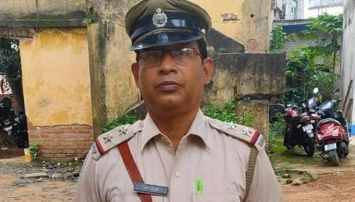 Keshpur: পরিকল্পনমাফিক খুন? থানা লাগোয়া ব্যারাকে মিলল পুলিস আধিকারিকের ঝুলন্ত দেহ