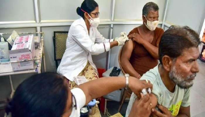 Coronavirus: ফের কমল করোনার দৈনিক সংক্রমণ, মৃত্যু হার কমায় স্বস্তি 