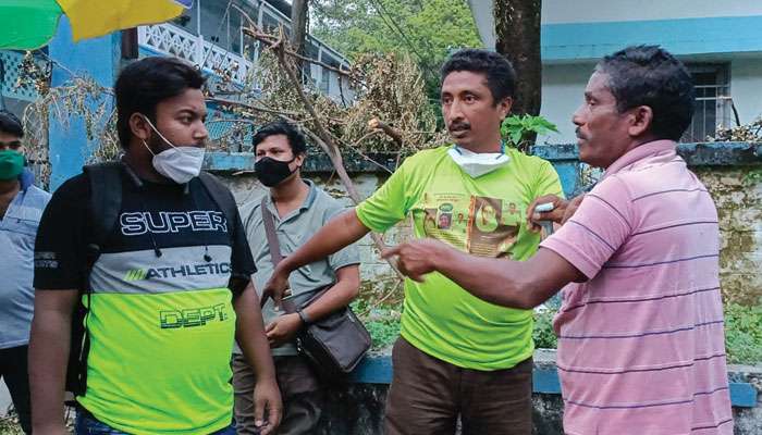 Jalpaiguri: ব্লাড ব্যাঙ্কে দালাল চক্র, ২ জনকে হাতেনাতে ধরে জুতোপেটা জলপাইগুড়িতে