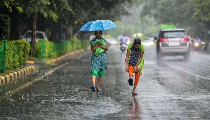 Weather Update: জোড়া ঘূর্ণাবর্তের জের, দক্ষিণবঙ্গে ফের প্রবল বৃষ্টির পূর্বাভাস