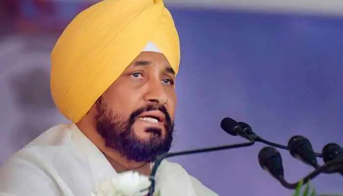 Charnajit Singh Channi: শপথ নিলেন পাঞ্জাবের নতুন মুখ্যমন্ত্রী, দেখা করবেন অমরিন্দরের সঙ্গে